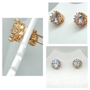 NWOT Gold earrings